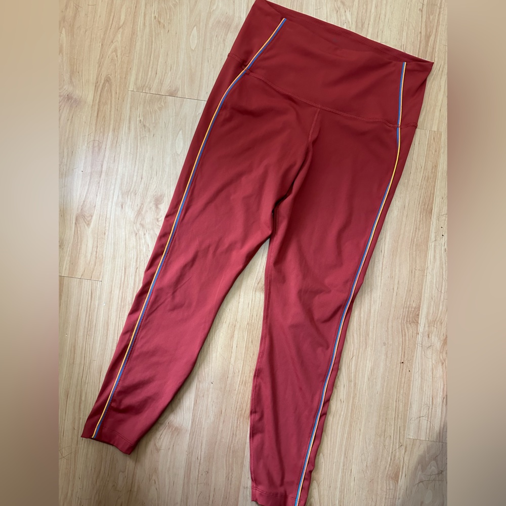 Nike Adriene-Fit Leggings with Colorful stripe